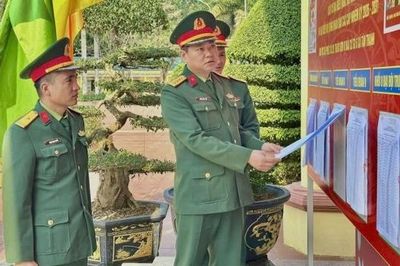 Đại tá Hoàng Quốc Tuấn giành giải Ba báo cáo viên giỏi toàn quân