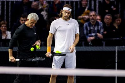 Stefanos Tsitsipas sa thải cha ruột: Bước ngoặt cứu vãn sự nghiệp trước thềm Wimbledon