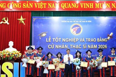 Trường Đại học Thể dục thể thao Đà Nẵng trao bằng tốt nghiệp cho 169 sinh viên