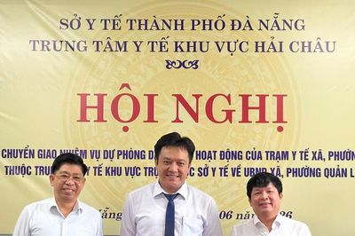 Trung tâm Y tế khu vực Hải Châu tiếp tục hỗ trợ trạm y tế sau chuyển giao