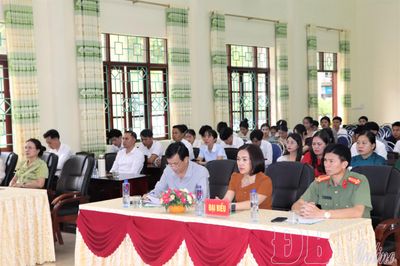 Tổng kết khóa đào tạo tiếng Việt cho lưu học sinh Lào