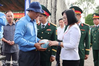 Đồng Nai đón 62 hài cốt liệt sĩ về nước