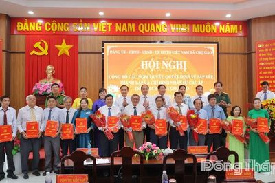 Xã Chợ Gạo: Công bố các Nghị quyết, quyết định về sắp xếp, thành lập và chỉ định nhân sự các ấp trên địa bàn xã