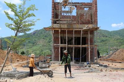 Người dân đồng thuận di dời khỏi vùng sạt lở Núi Cấm