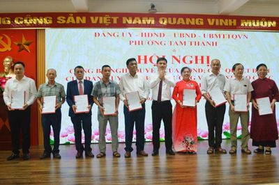 Phường Tam Thanh công bố nghị quyết, quyết định về sắp xếp tổ chức các khối phố