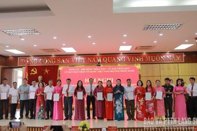 Phường Đông Kinh công bố nghị quyết, quyết định về sắp xếp tổ chức các khối phố