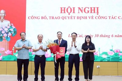 Hội nghị công bố, trao quyết định bổ nhiệm Phó Chánh Văn phòng Đoàn ĐBQH và HĐND tỉnh