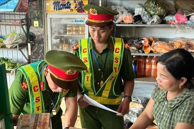 Siết chặt quản lý hành lang an toàn giao thông