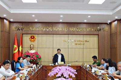 Đoàn ĐBQH tỉnh Lâm Đồng tiếp công dân vào ngày 10/7