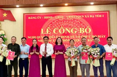 Đạ Tẻh 2 công bố nghị quyết sắp xếp thôn và kiện toàn cán bộ cơ sở