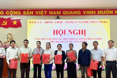 Xã Phú Sơn Lâm Hà công bố nghị quyết sắp xếp thôn
