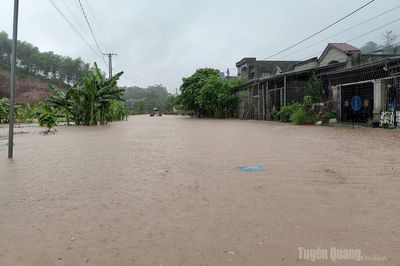 Mưa lớn gây ngập cục bộ, nhiều địa phương khẩn trương ứng phó