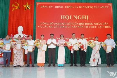 Xã Lam Vỹ công bố Nghị quyết sắp xếp, tổ chức lại thôn, xóm
