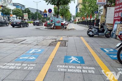 Tổ chức lại vỉa hè, tạo thuận lợi cho người đi bộ