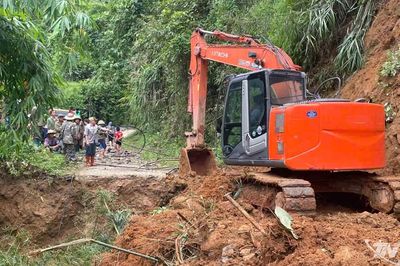 Khắc phục thiệt hại do mưa lớn tại xã Thượng Minh