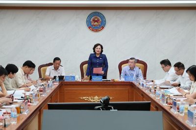 Đoàn công tác của Quốc hội làm việc với Bộ Tài chính về mục tiêu tăng trưởng hai con số