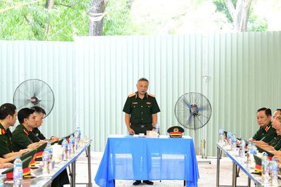 Tổng cục Chính trị kiểm tra, động viên lực lượng tìm kiếm, quy tập hài cốt liệt sĩ tại công viên Lê Thị Riêng