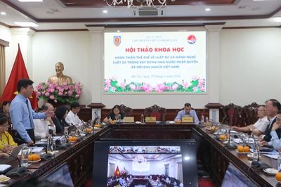 Hoàn thiện thể chế về luật sư và hành nghề luật sư