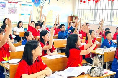 Phạt tiền, áp lực học thêm của học sinh có giảm?