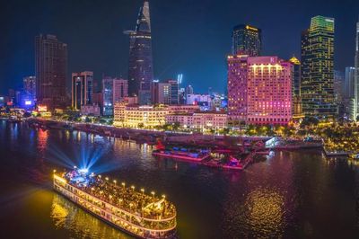 Thành phố rạng rỡ tên vàng