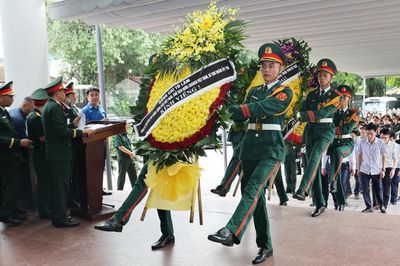 Nghiêng mình tiễn biệt Anh hùng Lực lượng vũ trang nhân dân La Văn Cầu