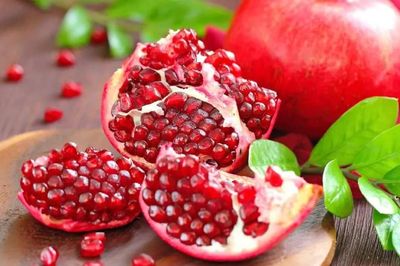 Đi chợ gặp lựu, nhớ nhìn 6 điểm này: Chọn đúng quả mọng nước, ngọt thanh không lo mua nhầm