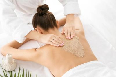 5 cách tẩy tế bào chết tại nhà đơn giản, giúp da mềm mịn mà không cần tốn nhiều chi phí