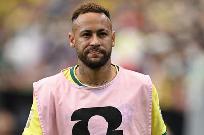 Vì sao Neymar ngồi dự bị dù Brazil bị Nhật Bản dẫn trước?