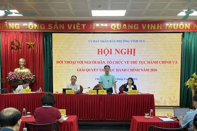 Phường Vĩnh Tuy: Đối thoại với người dân, nâng cao chất lượng giải quyết thủ tục hành chính