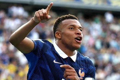 Mbappe bắt kịp Messi, đưa Pháp vào vòng 1/8 World Cup 2026