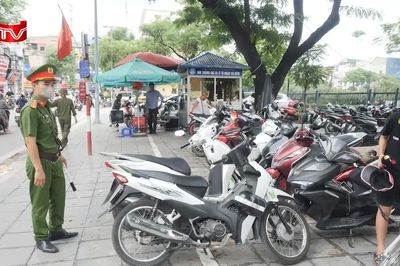 Kiên quyết xử lý vi phạm lấn chiếm vỉa hè, lòng đường quanh bệnh viện