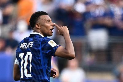 Cú đúp đưa Mbappe vào lịch sử World Cup