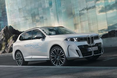 BMW iX5 Hydrogen có khả năng di chuyển tối đa 750 km