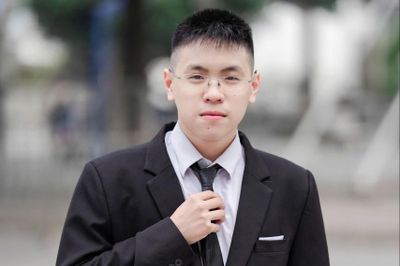 Thủ khoa A01 chỉ tự học 2 giờ mỗi ngày, luyện 300 đề thi