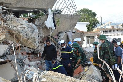 Đoàn Việt Nam đưa 11 nạn nhân động đất tại Venezuela ra khỏi đống đổ nát