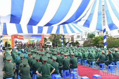 Khai mạc Triển lãm '80 năm tiếp bước dưới Quân kỳ' kỷ niệm truyền thống Bộ Tham mưu Quân khu 9