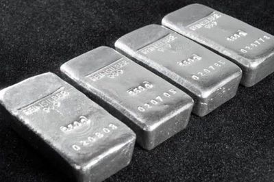 Giá bạc ngày 1/7: Bạc thế giới và trong nước tiếp xu hướng giảm