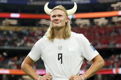 Erling Haaland - cỗ máy phi logic của thế giới bóng đá