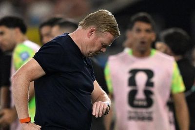 Ronald Koeman từ chức HLV trưởng tuyển Hà Lan, cân nhắc giải nghệ khi bị loại sớm tại World Cup