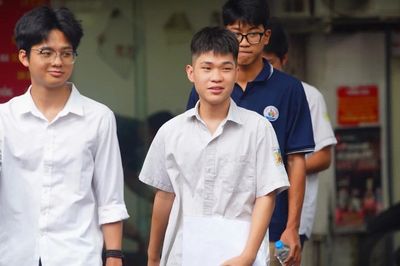Kỳ thi tốt nghiệp THPT 2026: Điểm môn Giáo dục Kinh tế và Pháp luật 'rớt thảm'