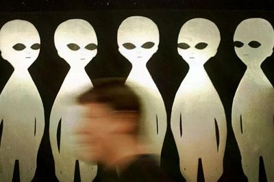 Nhà Trắng chọn học giả Harvard dẫn đầu nhóm điều tra UFO và bí ẩn người ngoài hành tinh