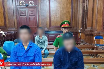 Đâm đối thủ trọng thương sau khi bạn gái bị đánh