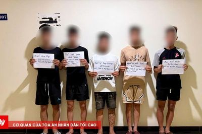 Hai nhóm thanh, thiếu niên cầm hung khí gây rối trật tự