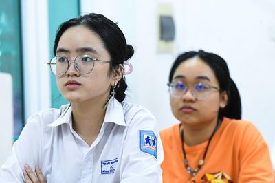 So sánh phổ điểm thi tốt nghiệp THPT môn Tiếng Anh năm 2026 với các năm trước