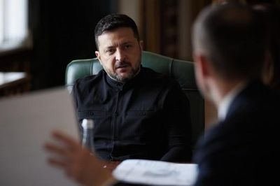 Sau Ba Lan, thêm nước thuộc NATO muốn tước huân chương của Tổng thống Ukraine