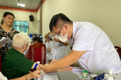 Hà Nội bắt đầu khám sức khỏe miễn phí cho người dân