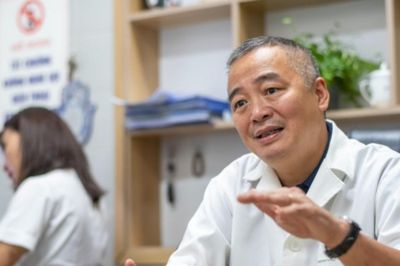 PGS Nguyễn Lân Hiếu lý giải nguyên nhân BV Đại học Y không kê đơn thuốc bổ