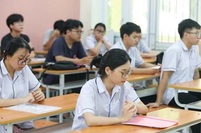 Chuyên gia dự báo điểm chuẩn đại học 2026 giảm, tổ hợp C00 có thể giảm mạnh nhất