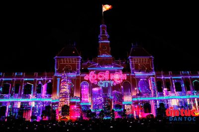 'Đại tiệc sắc màu' 3D Mapping dịp 50 năm thành phố mang tên Bác