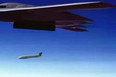 Mỹ lần đầu trang bị tên lửa diệt hạm LRASM cho B-2 Spirit để tìm tiêu diệt tàu chiến Trung Quốc ở tầm cực xa
